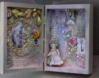 original art shadow box "Fairy boudoir", Victorian fairytale inspired collage diorama, assemblage art, hand crafted, hand painted