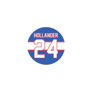 Può includere: Un cerchio blu con il nome "HOLLANDER" in testo bianco nella parte superiore. Sotto, il numero "24" è visualizzato in bianco, con una striscia rossa e bianca al centro. Il design è su sfondo bianco.