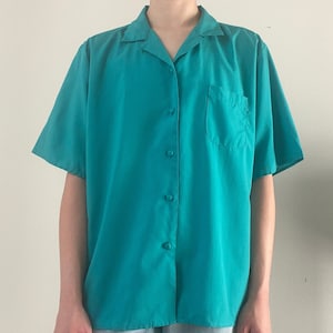 vintage bright blue short-sleeve button-up shirt