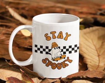 Caneca Stay Spooky, Caneca retrô de Halloween, Caneca fantasma, Caneca de café de outono, Caneca assustadora, Presente de Halloween, Vibrações retrô, Presente para amante de Halloween,