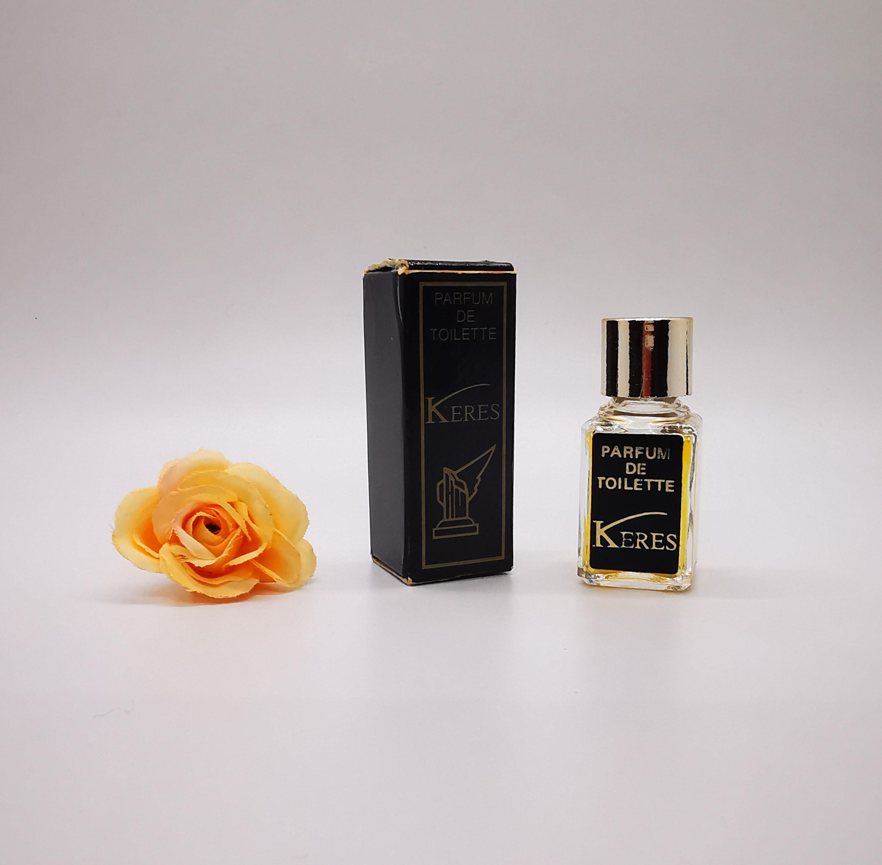 Keres ミニチュア香水。オードトワレ。コレクターズアイテム。スプレー