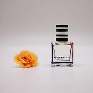 MINIATURE perfume for her. 7.5ml / 0.25 fl.oz. EDT. Splash, not spray. Collectible.