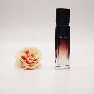 Givenchy Very Irresistible MINIATURE perfume. Edp. 4ml / 0.13 fl.oz. Splash, NOT spray. Collectible. No Box.