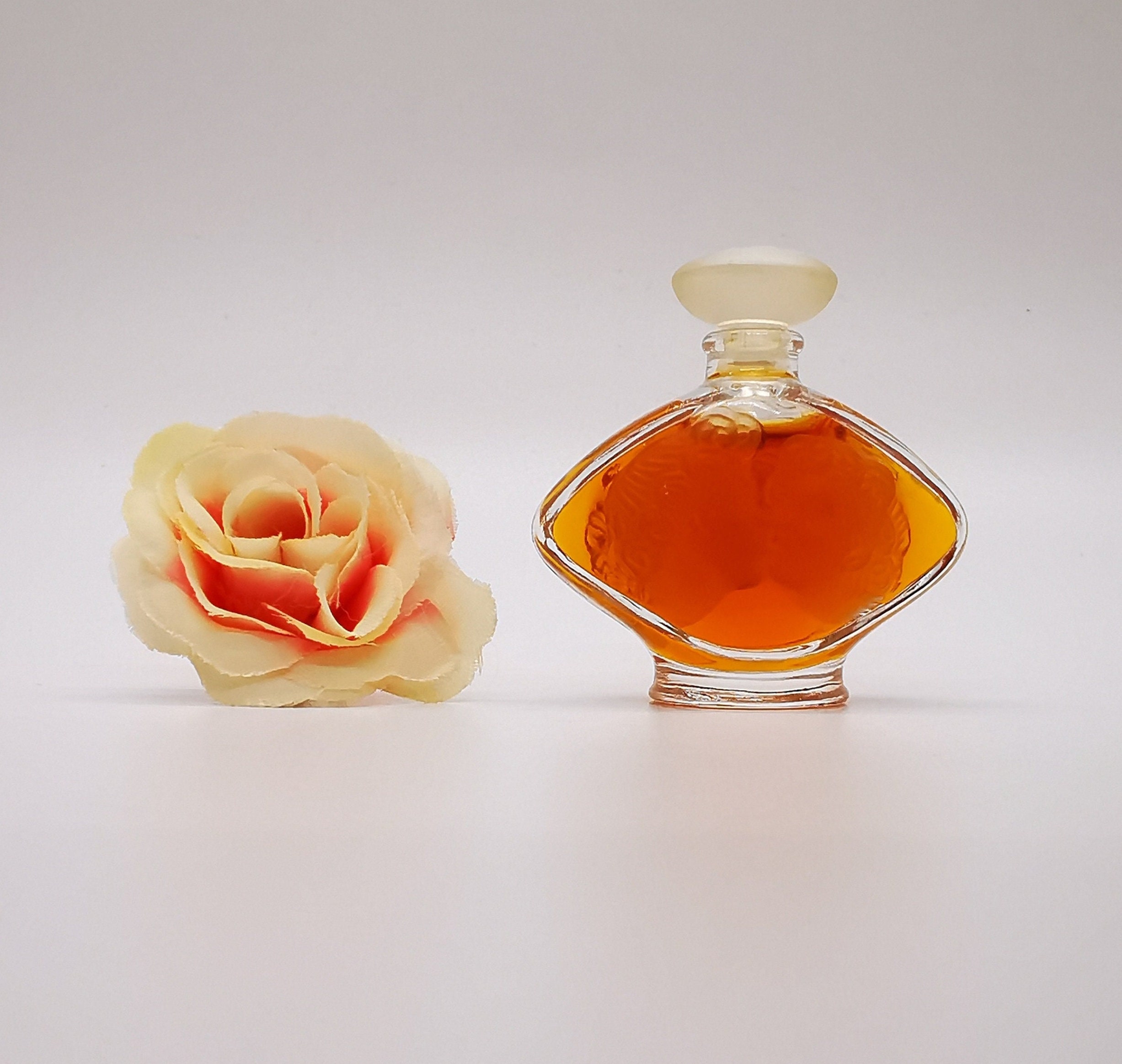 Lalique Le Baiser (1999) MINIATURE perfume. 4.5ml / 0.15 fl.oz. EDP. Splash, not spray. Beautiful vintage mini bottle. **No Box**