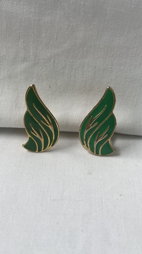 Vintage Jade Green Winged Enamel Cloisonne Clip On