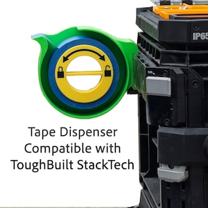 Könnte beinhalten: Grüner, blauer und gelber Klebebandspender mit einem Schlosssymbol. Der Spender ist kompatibel mit ToughBuilt StackTech Werkzeugkästen. Der Text "IP65" ist auf dem Werkzeugkasten sichtbar.