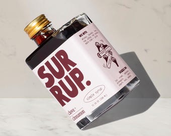 Jarabe simple con sabor a clavo y canela para cócteles, cócteles sin alcohol, café y té.