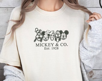Embroidered Retro Mickey Co d Est 1928 Sweatshirt, Disneyland Sweatshirt, Family Disney Embroidered Shirt, Trendy Crewnecks for Women