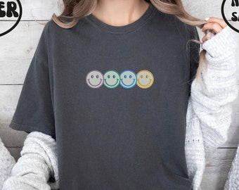 Embroidered Smile Sweatshirt,Smile Embroidered Comfort colors Shirt,Retro Happy Face Shirt,Trendy Crewnecks for Women,Embroidered Sweatshirt