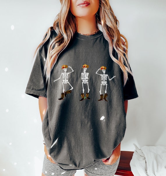 Comfort Colors Dancing Skeletons Shirt Skeleton Cowgirl Shirt Oversized Western Graphic Tee Rodeo Halloween Outfit Country Music Shirt