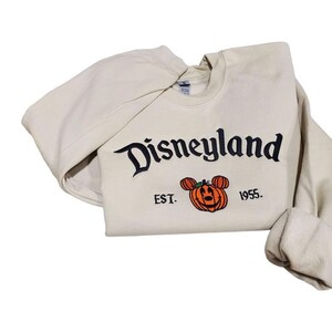 Sudadera de Halloween de Disneyland: Diseño bordado de Mickey y calabaza. imagen 6
