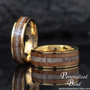 Men&#39;s Gold Tungsten Wedding Band with Deer Antler & Whiskey Barrel, Outdoorsman Wedding Ring for Man, Personalized Anniversary Gift 6mm 8mm