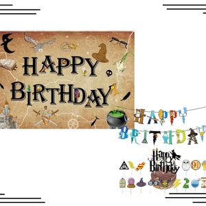 Può includere: Uno striscione per feste di compleanno a tema Harry Potter con uno sfondo di pergamena marrone e una varietà di immagini a tema Harry Potter, tra cui un boccino d'oro, un castello di Hogwarts, una bottiglia di pozione e un cappello da mago. Lo striscione dice "Buon compleanno". Ci sono anche un set di topper per torte a tema Harry Potter, tra cui un topper per torte che dice "Buon compleanno" e una varietà di altre immagini a tema Harry Potter.