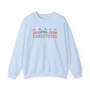 Chemise infirmière pédiatrique, sweat-shirt pédiatrique, sweat-shirt infirmière pédiatrique, t-shirt pédiatrie, t-shirt infirmière pédiatrique, cadeau infirmière pédiatrique, chemise pédiatrique image 5