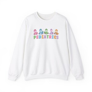 Chemise infirmière pédiatrique, sweat-shirt pédiatrique, sweat-shirt infirmière pédiatrique, t-shirt pédiatrie, t-shirt infirmière pédiatrique, cadeau infirmière pédiatrique, chemise pédiatrique image 8