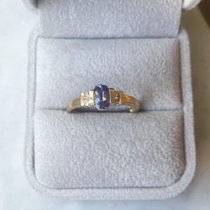 Vintage Oval Tanzanite & Diamond 14k Gold Ring