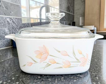 Vintage Pyrex 1.5 Liter Casserole Dish with Glass Lid - 80s Peach Floral Pattern Bakeware - Free Shipping