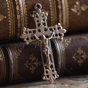Openwork Fleur-de-lis Bronze Rosary Crucifix