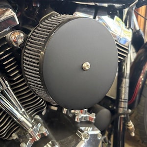 Harley Stage 1 5.5&quot; Air Cleaner Cover Powder Coated Black With Bolt Laser Cut Aluminum