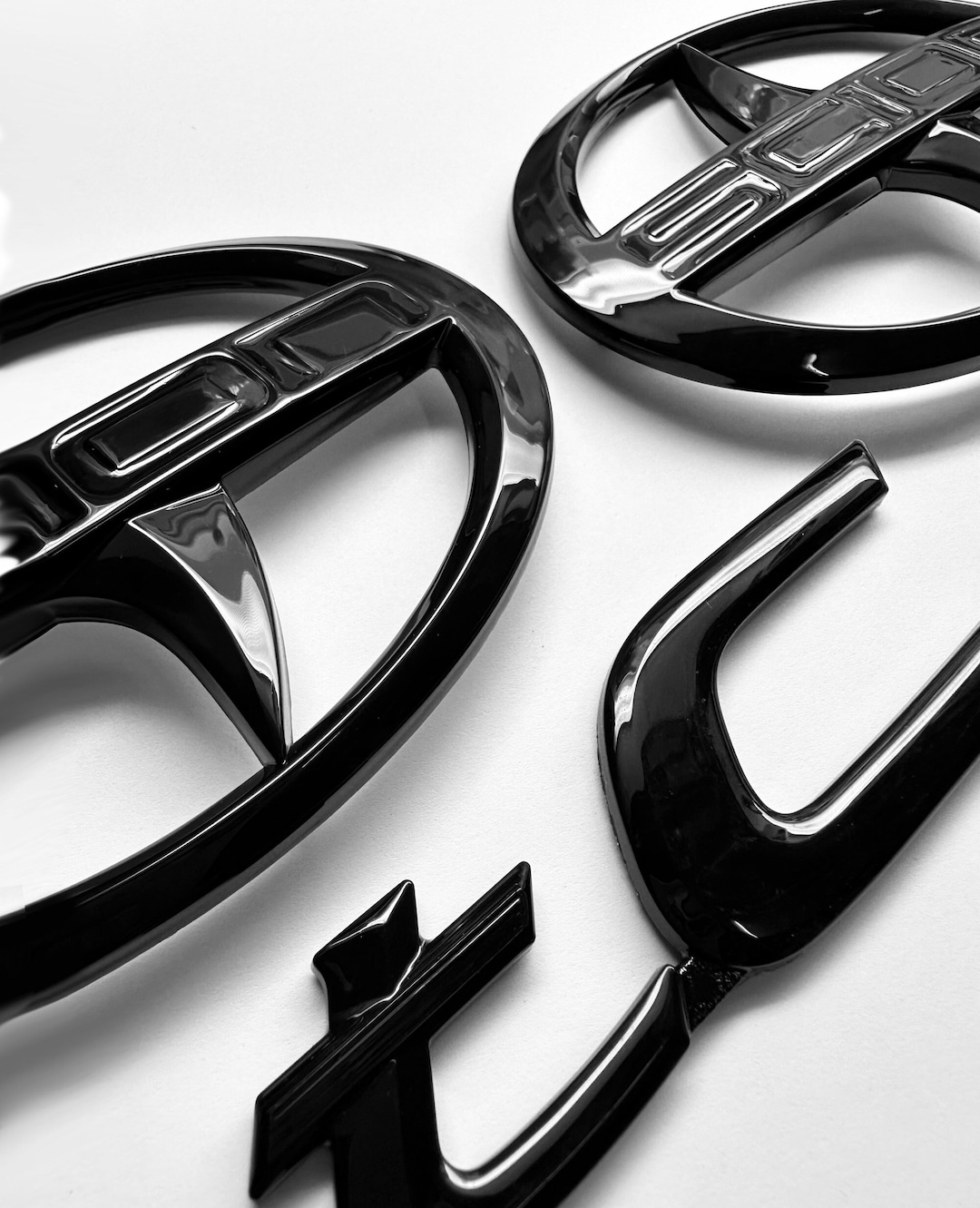 3pcs BRAND NEW Front and Rear Gloss Glossy Black Tc Badges Emblems Fits