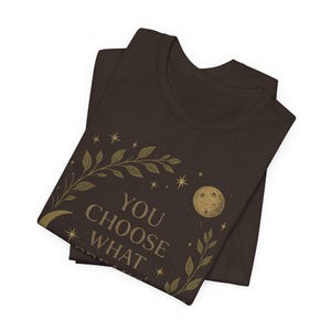 Camiseta Romantasy, Camiseta "Tú eliges lo que te rompe", Top de romance fantástico, Camiseta para lectores de Booktok, Regalo celestial para amantes de los libros, Camiseta con estética de hadas imagen 11