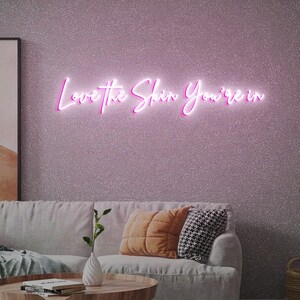 Love the skin you're in Neon Sign, Skincare Sign, Esthetician Decor, Skincare Salon Decor, Beauty Salon Decor, Beauty Skin Care Light Pink