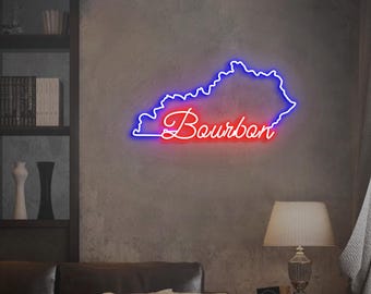 Può includere: Un cartello al neon a forma dello stato del Kentucky con la parola "Bourbon" in neon rosso all'interno del contorno dello stato. Il contorno dello stato è in neon blu.
