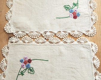 Vintage Natural Linen Crocheted Embroidered Floral Placemats Traymats Doilies Set Of 2