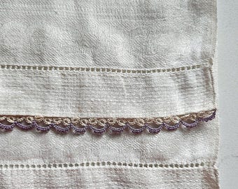 Vintage/Antique Irish Linen Damask Tatted Guest Hand Towel