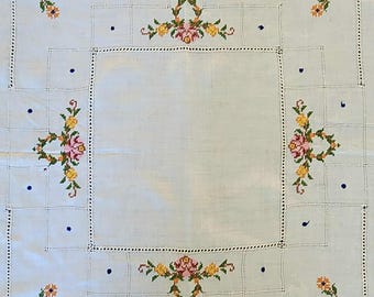 Mantel vintage bordado a mano con punto de cruz, centro de mesa cuadrado de 34x34, guirnalda de rosas, adorno de dobladillo calado.