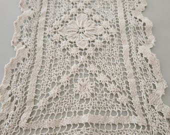 Tapete de encaje de hilo de algodón de ganchillo vintage hecho a mano de 8 x 13