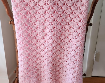 Manta de bebé de ganchillo rosa vintage de 42x42 cm, hecha a mano con punto de concha, estilo reliquia, para recién nacidos y guardería.