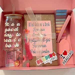 Large Blind Date with a Book Box - Book Box, Surprise Book, Book Gifts, Gifts for Her, Book Lovers Gift, Mystery Book Box