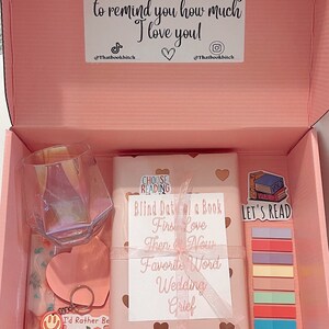 Blind Date with a Book Box - Book Box, Surprise Book, Gifts for Her, Book Lovers Gift, Mystery Book Box, Birthday gift box, Gift box, Gifts