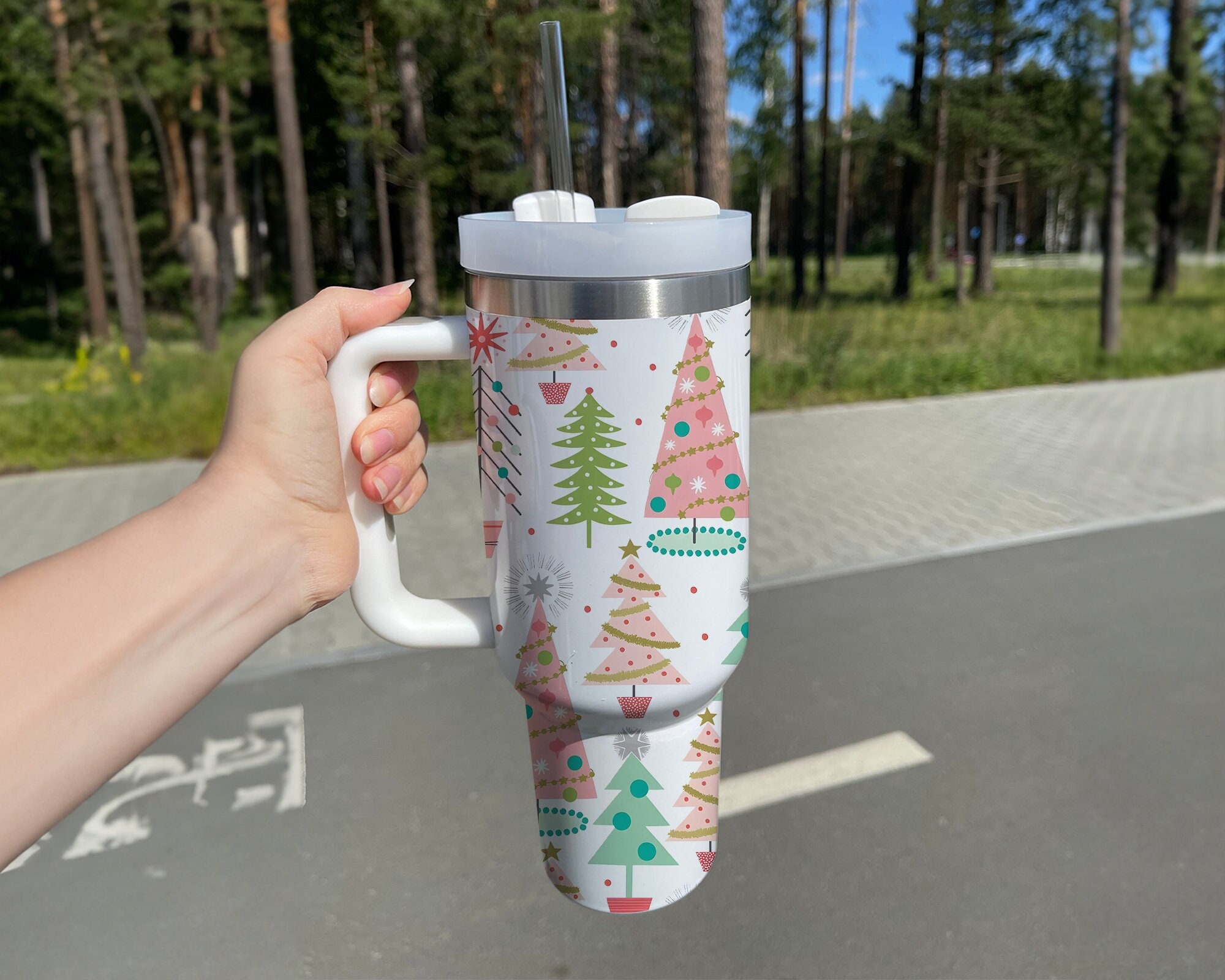 Christmas Leopard Grinh Red Green 40 Oz Tumbler with Handle  and Straw, Large Big Stainless Steel Vacuum Insulated Tumbler Iced Coffee  Cup Water Bottle Travel Mug: Tumblers & Water Glasses