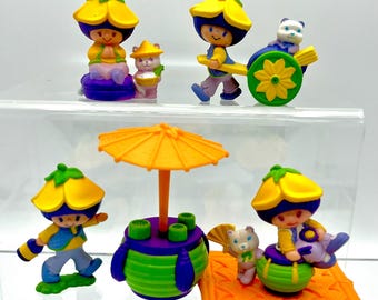 Vintage 1980s Strawberry Shortcake Miniature Figurine - Almond Tea
