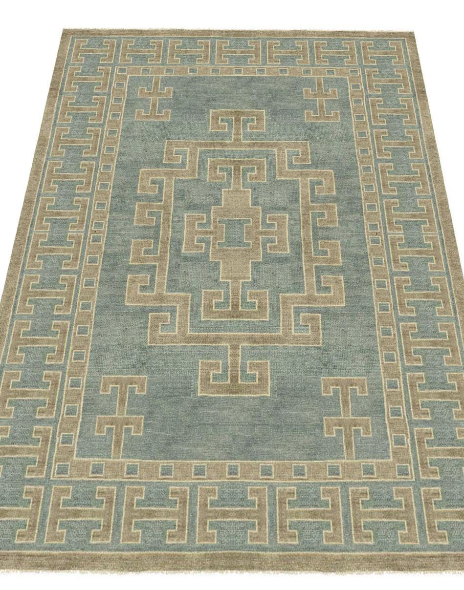 手織りウールのウシャックラグ：幾何学模様のファームハウススタイル