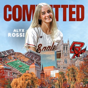以下が含まれることがあります： 野球のユニフォームを着た笑顔のブロンドの女性が写った合成画像で、大きな赤い文字で「COMMITTED」という文字が書かれています。「ALYX ROSSI」という文字が下にあります。画像にはボストンカレッジのロゴと「BOSTON COLLEGE SOFTBALL」という文字が含まれています。