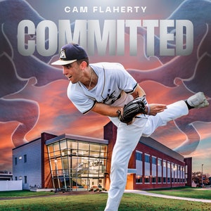 Puede incluir: Un jugador de béisbol con un uniforme blanco y una gorra negra, lanzando una pelota, frente a un edificio de ladrillo con grandes ventanas. El texto "COMMITTED" está en letras grandes sobre el jugador, y el texto "GORDON COLLEGE" está debajo del jugador.