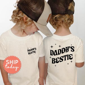 Daddy's Bestie 幼児用 T シャツ、父の日ユース シャツ、幼児用フロントとバック シャツ、お父さんへのかわいいギフト シャツ (FBC-DAD18)