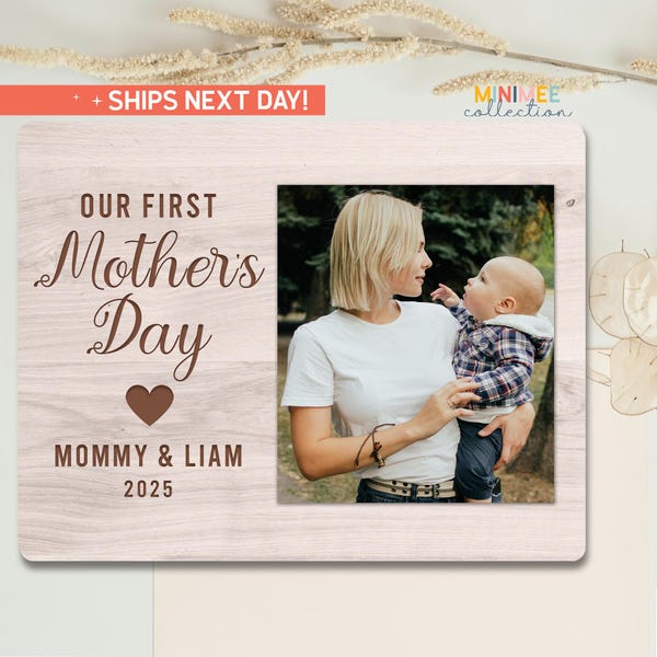 Nuestro primer tablero de fotos del Día de la Madre / Tablero de fotos personalizado para mamá / Marco de fotos personalizado para mamá / Regalo para mamá primeriza (PS-MOM28)