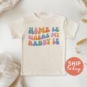 家はパパがいる場所シャツ、初めての父の日ギフト、子供のための新しいお父さんへのギフト、幼児向け父の日 2024 アパレル、(BC-DAD75)