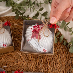Personalized Wedding Oyster Candle, Pearl Candle Favor Decorated with Flower, Seashell Baby Shower Favors for Guest, Gifts for Wedding