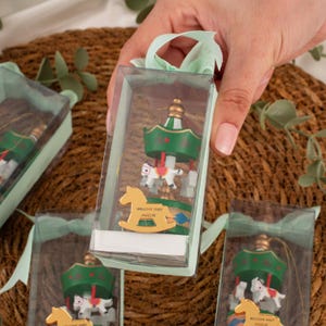 Cavallo da giostra in legno, bomboniere speciali per giostre, regali per baby shower a forma di giostra, decorazioni per giostre, bomboniere per giostre, bomboniere per battesimi in scatola