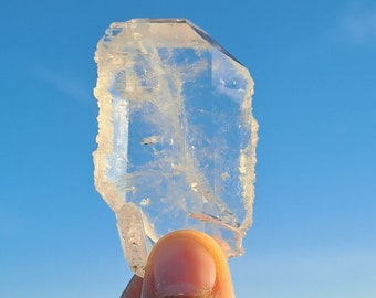 High Quality Faden Quartz Crystal with beautiful shape_50gr