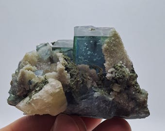Fluorite Specimen with UV Reactive Calcite_101gr