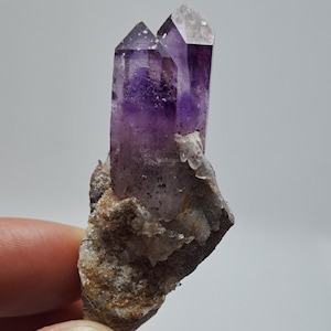 Brandberg Goboboseb Amethyst Twin Flame w\ Isis Face on Matrix_20gr