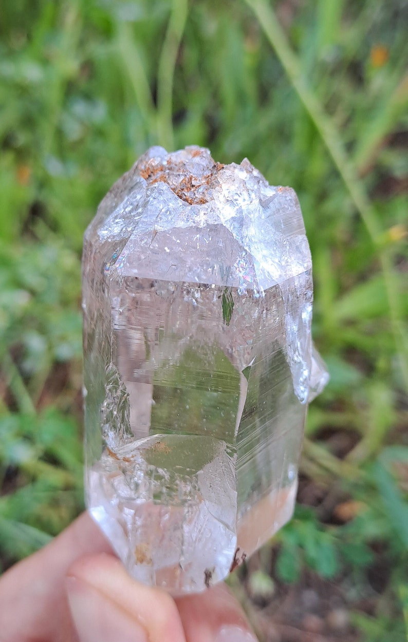 Optical Himalayan Hashupi Quartz Crystal, Record Keeper, Self Healed, DT, Penetrator w Rainbows_90gr zdjęcie 9