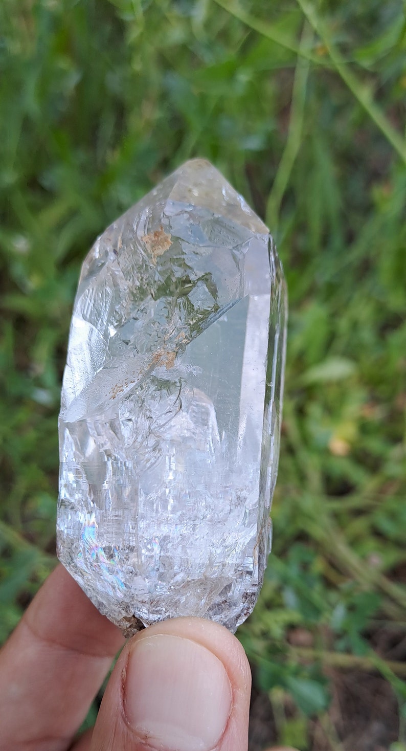 Optical Himalayan Hashupi Quartz Crystal, Record Keeper, Self Healed, DT, Penetrator w Rainbows_90gr zdjęcie 4