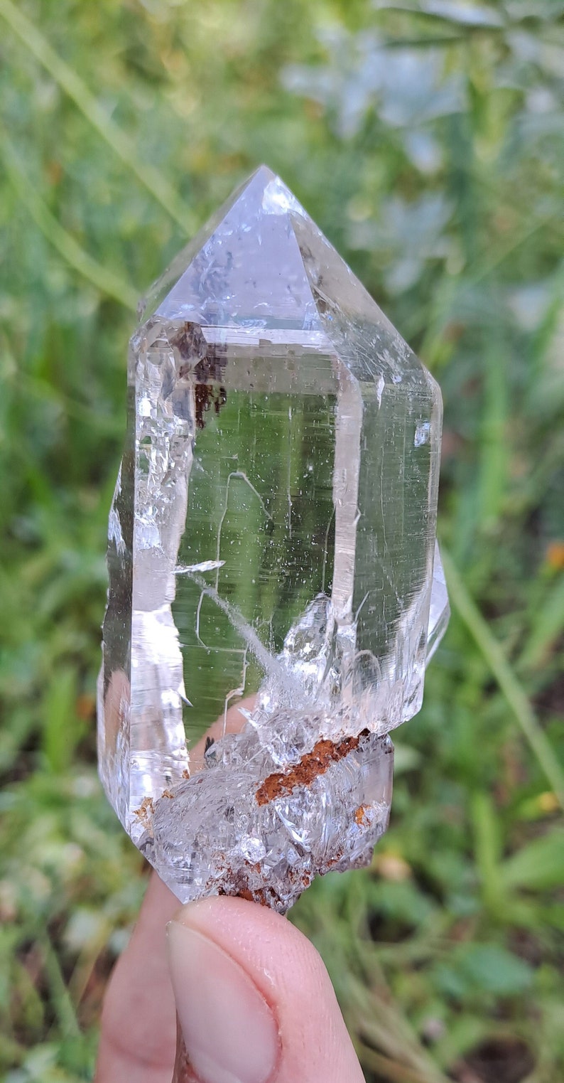 Optical Himalayan Hashupi Quartz Crystal, Record Keeper, Self Healed, DT, Penetrator w Rainbows_90gr zdjęcie 5